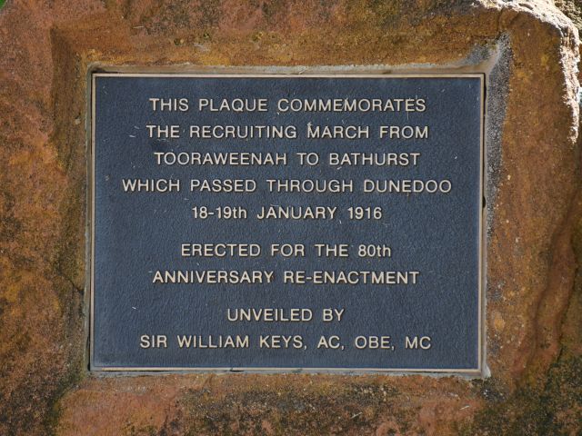 The plaque on the Dunedoo Recruiting March Memorial