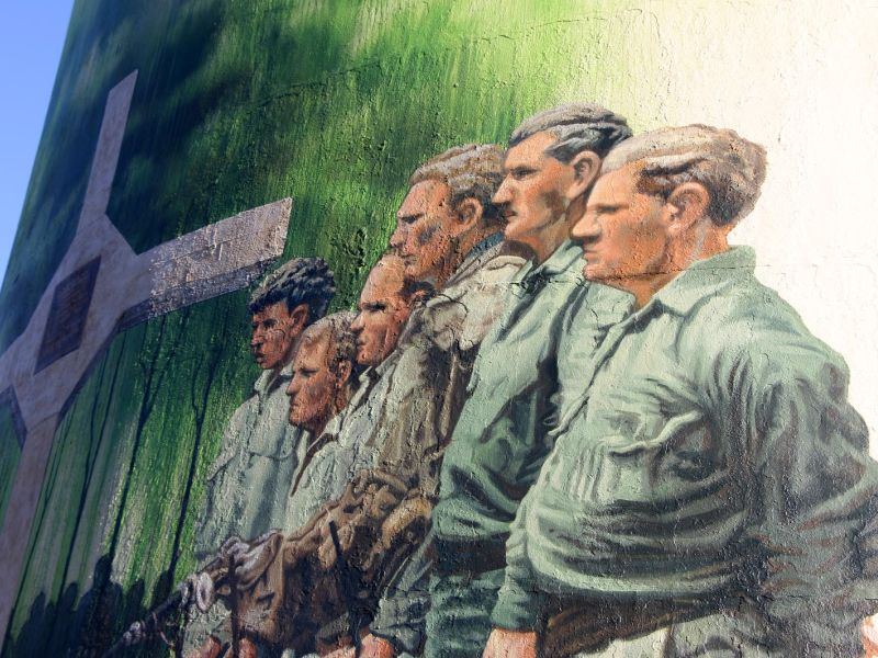 Vietnam war memorial mural