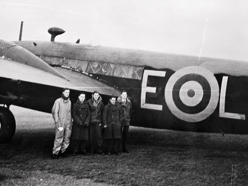 s is said to be Wellington 1C T2554 of 99 Sqn at Waterbeach