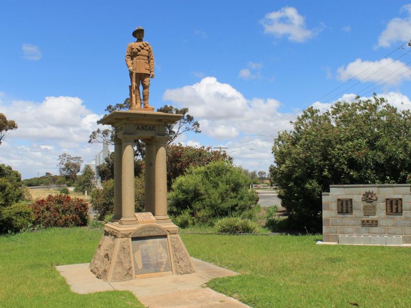 Berriwillock Memorial Wall