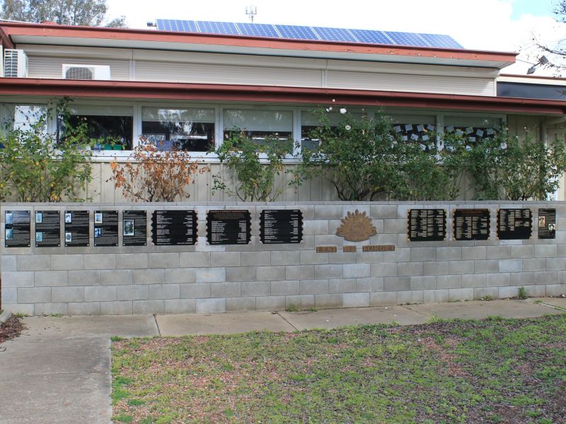 Undera Primary School Memorial Wall