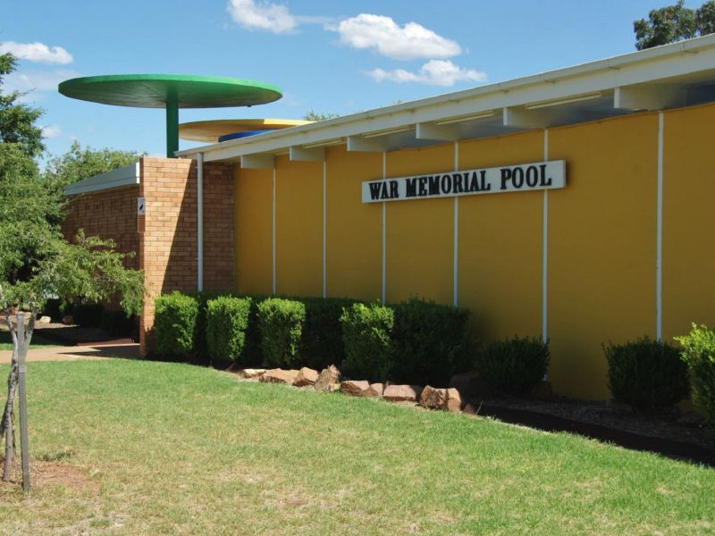 Peak Hill War Memorial Pool