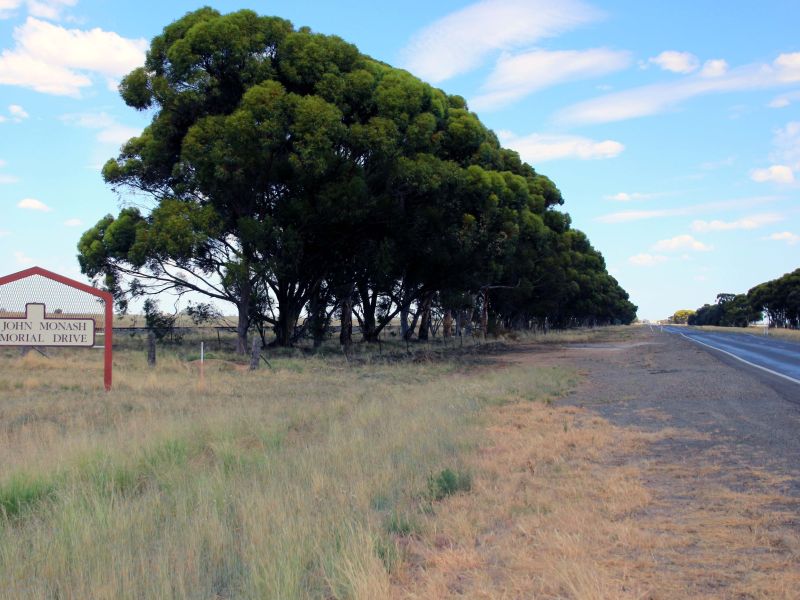 Start of the Sir John Monash Memorial Drive (Newell Highway) Just South of the Jerilderie Township