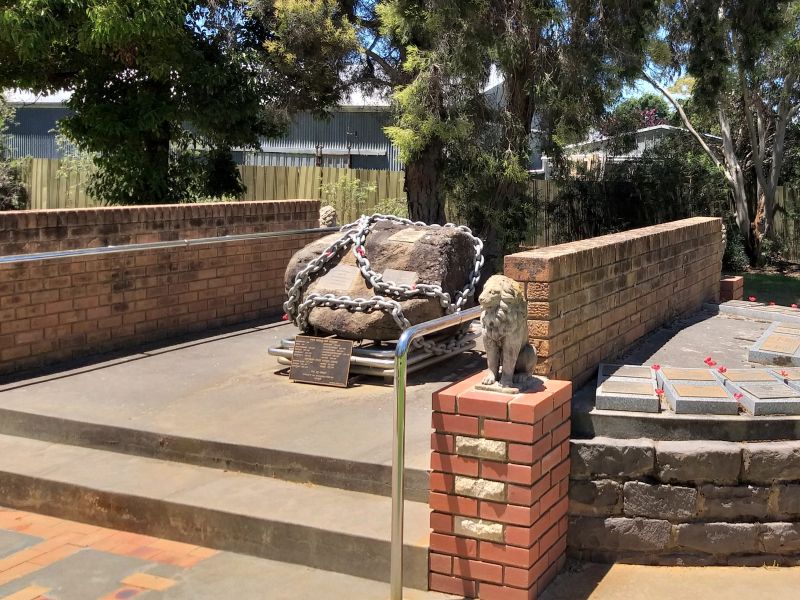 Nathalia Rock & Chain Memorial