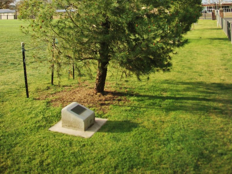 Lieutenant Michael Fussell Memorial Plaque, The Armidale School