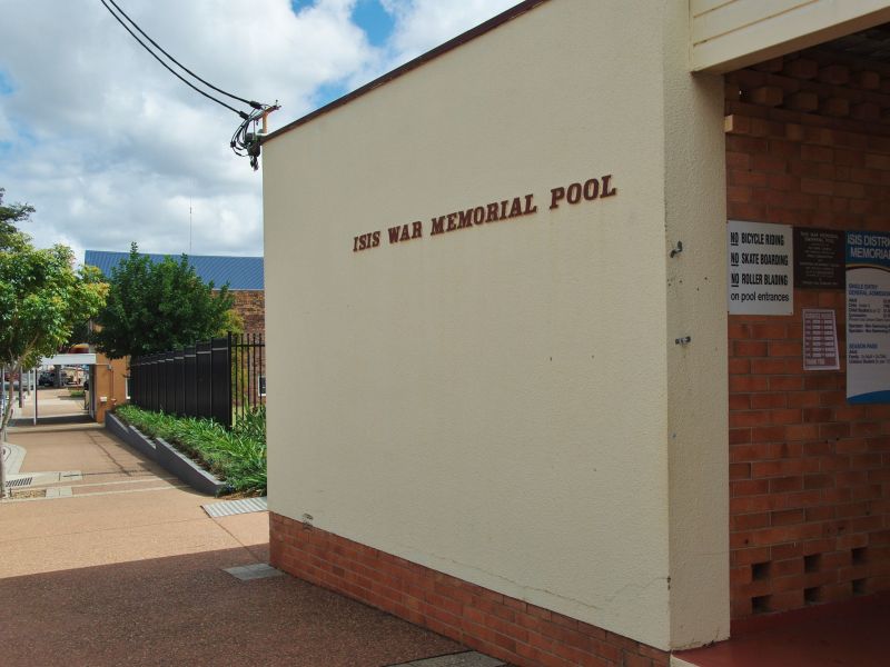 Isis War Memorial Pool, Childers Qld
