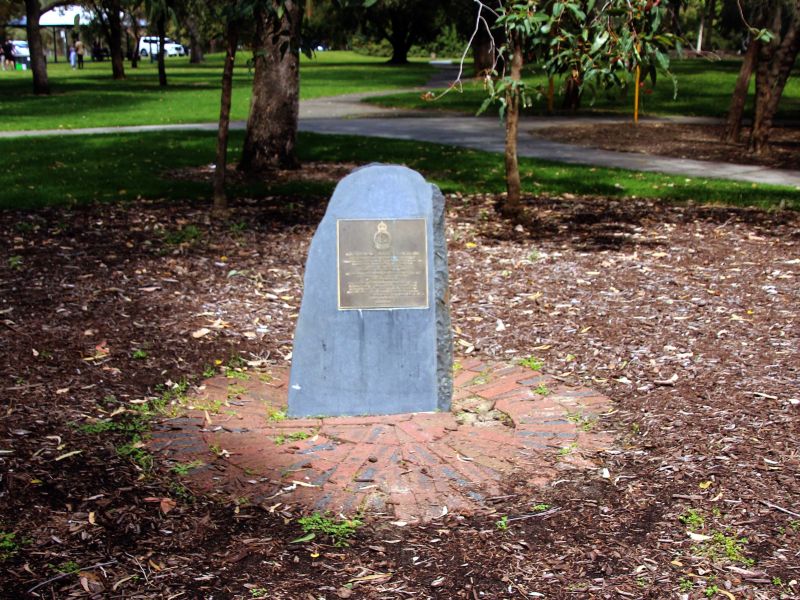 460 Squadron (RAAF) Association Memorial Stone and Plaque, Kings Park Perth