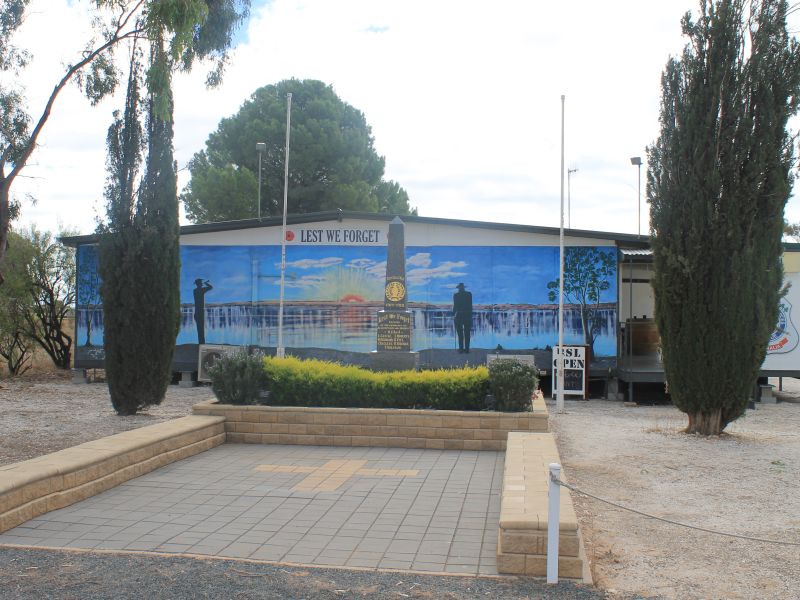 Blanchetown & District War Memorial