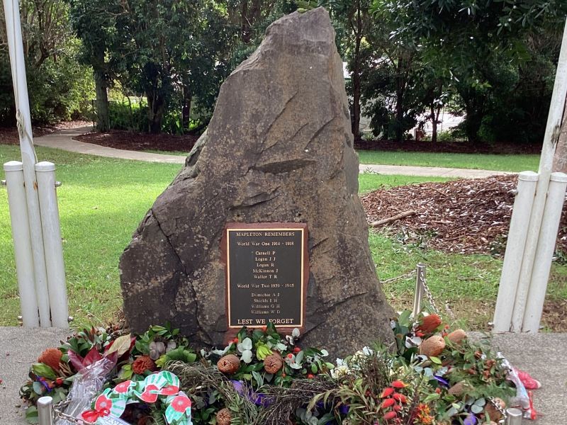 Mapleton Memorial Stone 