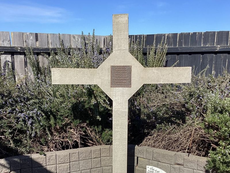 Long Tan Cross
