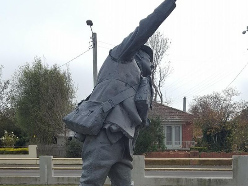 Harry Murray VC Memorial Statue