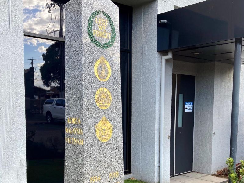 Yarraville RSL Sub-Branch Memorial Obelisk and Dedication Plaque