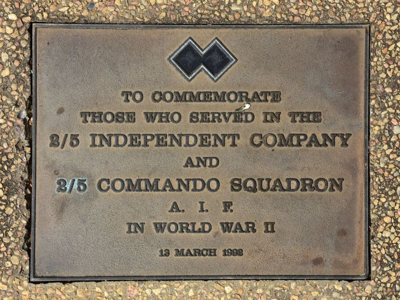 The plaque commemorating the 2/5 Independent Company and 2/5 Commando Squadron AIF of the Second World War
