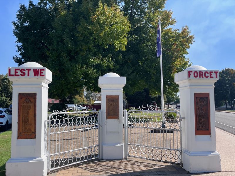 Memorial Gates 