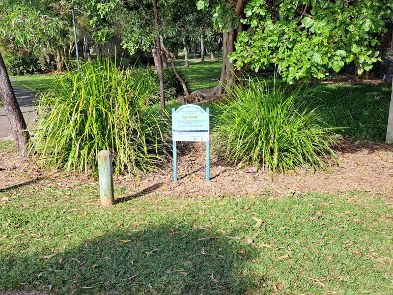 23 Sqn Wirraway Crash Memorial Cleveland State School - Wirraway A20-290's Wing landed near this locatioon.