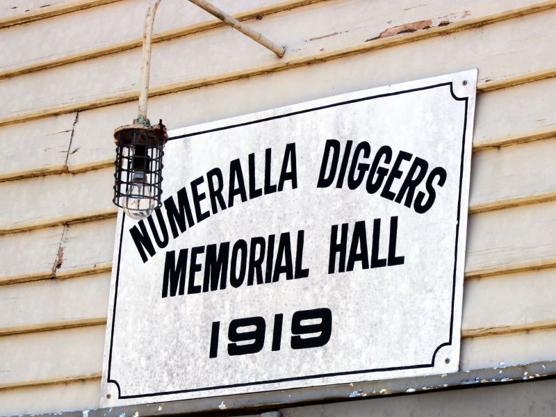 Numeralla Diggers Memorial Hall Signage