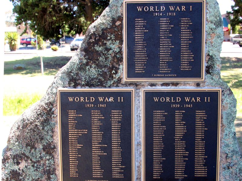 Berridale New War Memorial Stone Plinth and Conflict Memorial Plaques