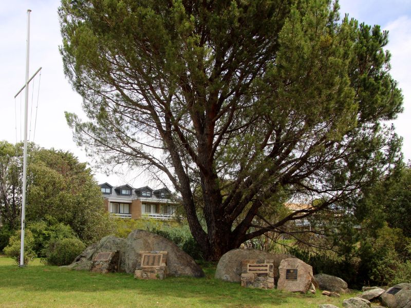 Jindabyne War Memorial Commemorative Plaques Located in Banjo Patterson Park