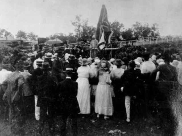 Unveilling the original memorial