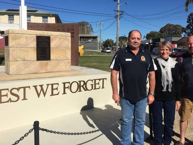  Scott Munro, president of the Wangi Wangi RSL Sub-Branch, Norma Hines, and her son Shane Hines at the memorial in Wangi. Photo by Newcastle Herald