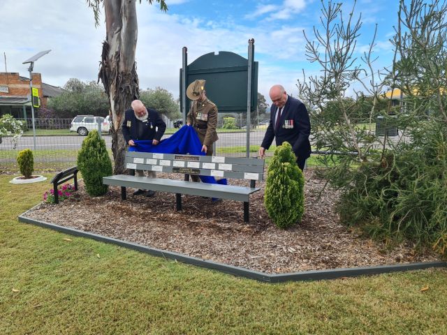 Plaques unveiled by Dale Goldie OAM, Major Daniel Lawrence and Minister for Veterans David Elliott MP