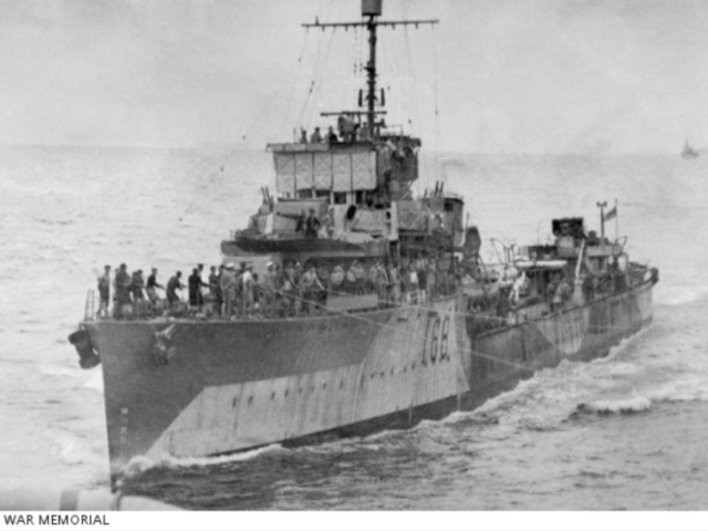 Port bow view of the Destroyer HMAS Vampire (I), c. 1939-45