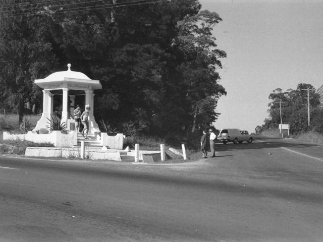 Erina District War Memorial 1980 - GWEN DUNDON [permission received 3.6.2019] 