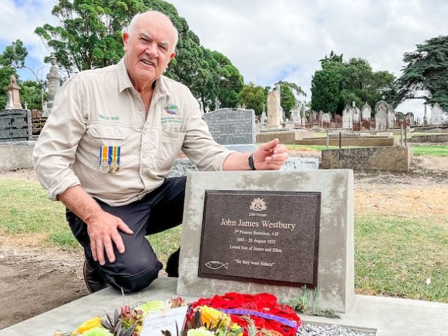 Ken Jones stands beside the new grave of his uncle John Westbury at Lake Terrace Cemetery in Mount Gambier.(ABC South East SA: Sam Bradbrook)