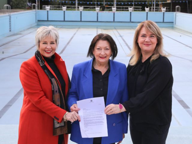 Acting Glenorchy Mayor Sue Hickey with pool supporter Jan Bryan and Liberal MP for Clark Madeleine Ogilvie. Image / Supplied