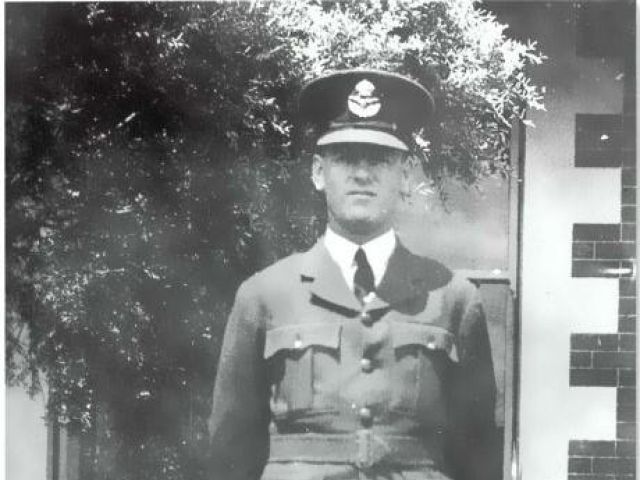 Flight Lieutenant Murray David Haines, c. 1942­–1945. Photograph courtesy of his daughter, Elizabeth.