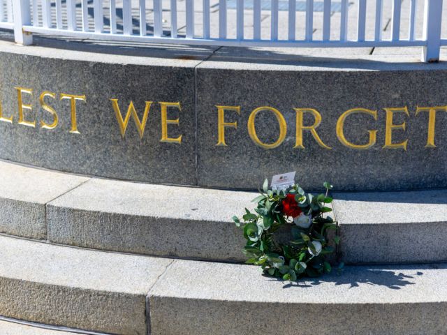Lest we forget memorial, Government house WA