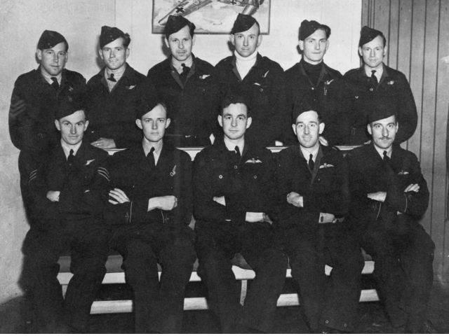 Members of the crew of a Sunderland aircraft of No. 10 Squadron RAAF at RAF station Mount Batten AWM UK0140
