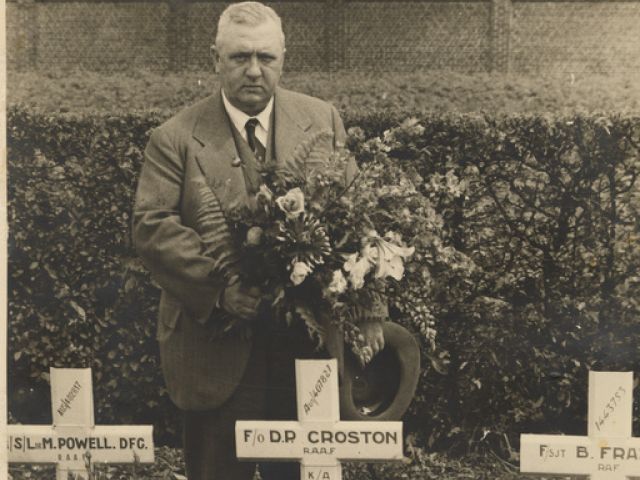 Grave M Powell DFC