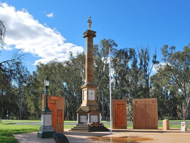Echuca War Memorial