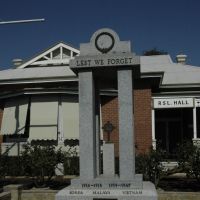 Castlemaine War Memorial pillar