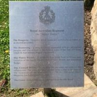 Royal Australian Regiment Plaque & Bronze Badge