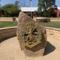 Royal Australian Regiment Plaque & Bronze Badge 