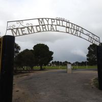 Mypolonga Memorial Oval Arch Gates