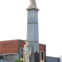 Memorial column in the centre of Yarrawonga