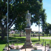 statue