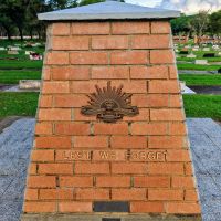 Casino Lawn Cemetery War Memorial 
