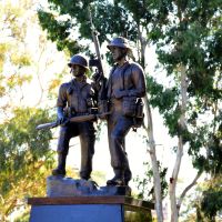 The figures depicting Vietnamese and Australian comrades-in-arms