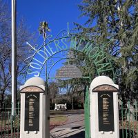 Yackandandah Soldiers Memorial gates centre