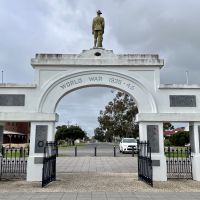 Murtoa Memorial Gate rear view: WW2