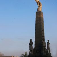 Maryborough War Memorial at Sunrise