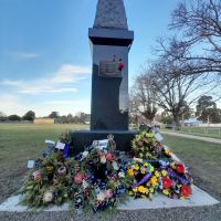 toongabbie cenotaph side view