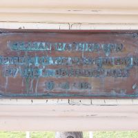 Linville Memorial Plaque reads "German Machine Gun, Captured on the Western Front by the 9th Battalion A.I.F. 11.4.18" 