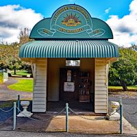 Soldiers Memorial 1914 - 1919  .  Corner Main St & Mackay st