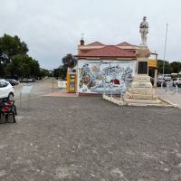 Kapunda & District Fallen Soldiers Memorial at the junction of Mildred, Clare and Kapunda streets in front of the pub - Oct 30 2025