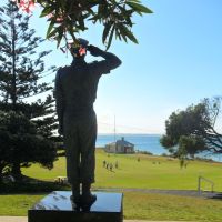 Offset photo showing Statue alignment with Main Flag Station